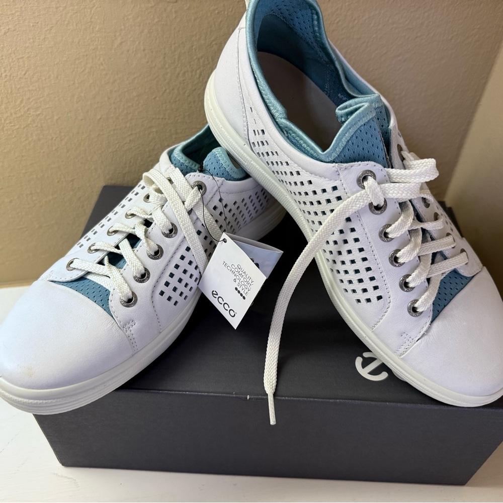 ECCO Women's White and Blue Golf Casual Shoe